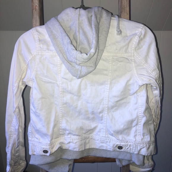 White jean jacket with inner sweater with hood - Picture 3 of 5